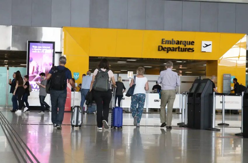  Voa Brasil: mais de 23 mil bilhetes foram vendidos para aposentados do INSS em cinco meses