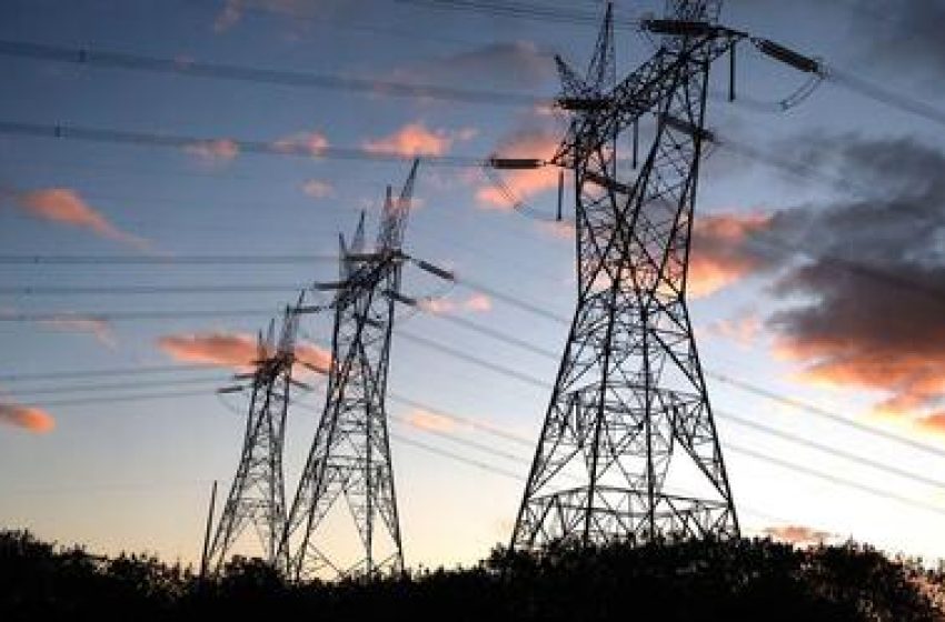 Comissão aprova MP que isenta famílias de baixa renda da conta de luz