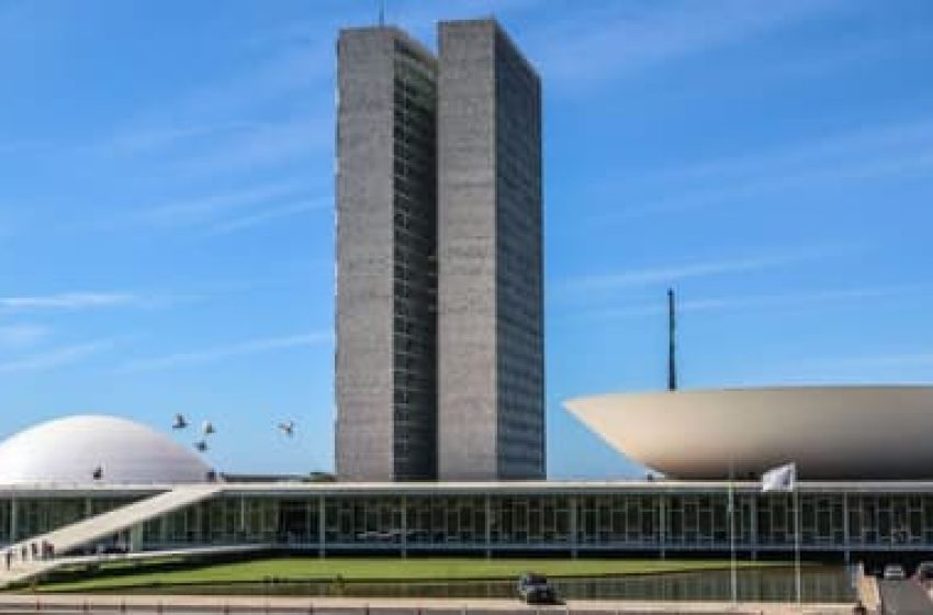  Campanha “Eu sou pela micro e pequena empresa” reforça cobrança pelo reajuste do Simples Nacional no Congresso