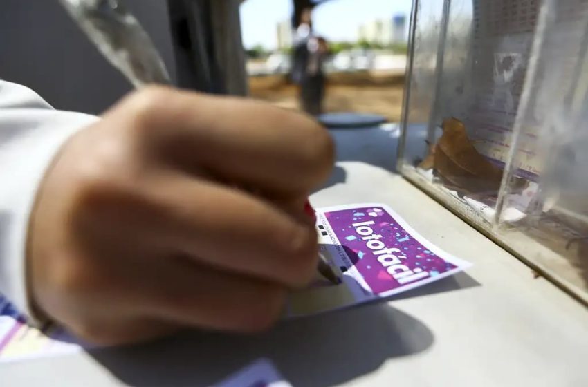  Lotofácil 3525 de hoje: confira os números e o resultado do sorteio desta quarta-feira (29/10)