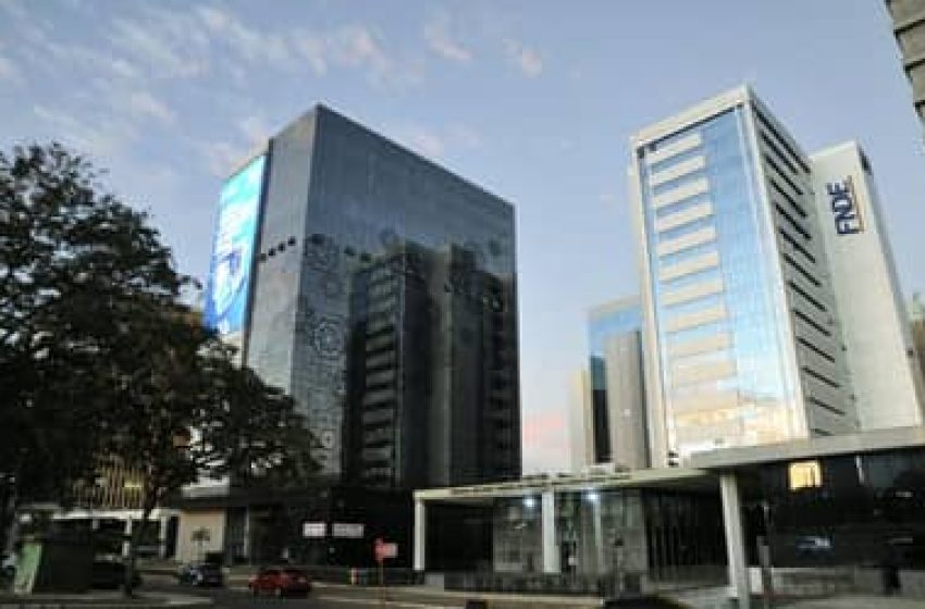  Projeto busca liberar recursos do FNDE parados em estados e municípios para projetos educacionais